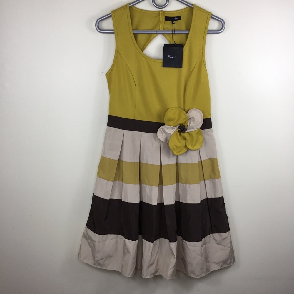 Ryu Sleeveless Fit and Flare Gold Sundress Medium